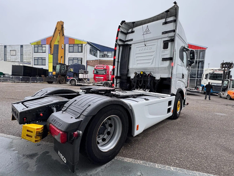 Iveco S-WAY 460 4X2 EURO 6 SKIRTS DOUBLE TANK - Камион влекач: слика 5 Iveco S-WAY 460 4X2 EURO 6 SKIRTS DOUBLE TANK - Камион влекач: слика 5