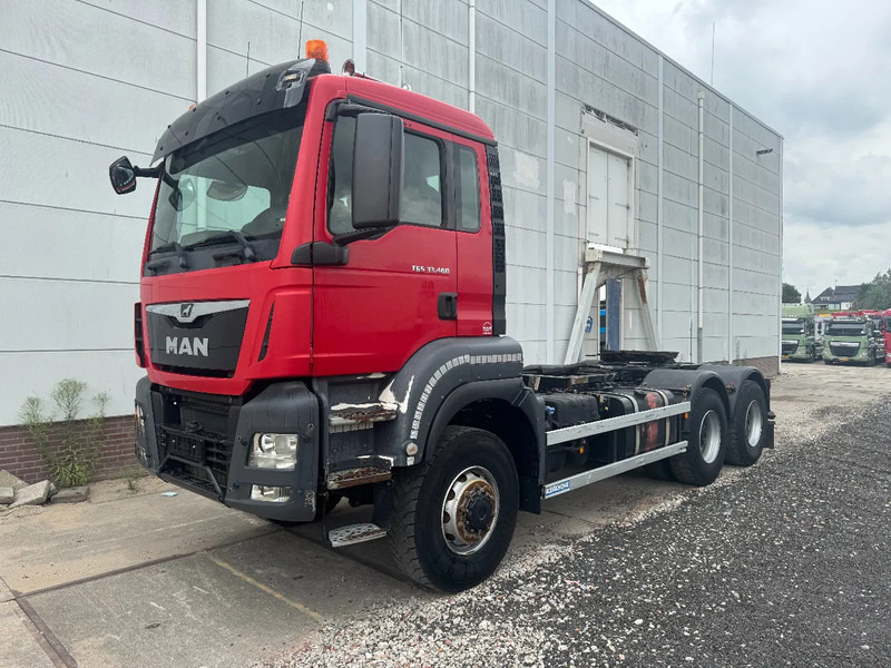 MAN TGS 33.460 6X6 BBS - EURO 6 - FULL STEEL SUSP.! + ROCKINGER - Камион влекач: слика 1 MAN TGS 33.460 6X6 BBS - EURO 6 - FULL STEEL SUSP.! + ROCKINGER - Камион влекач: слика 1