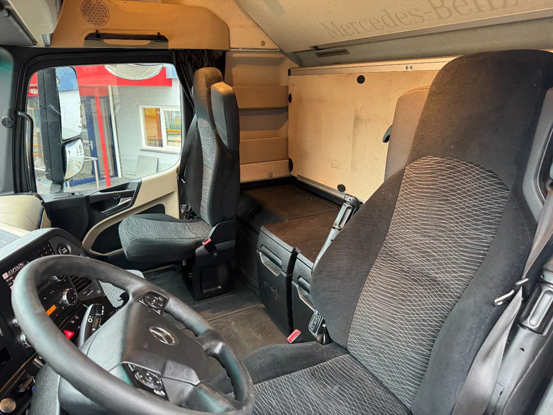 Лизинг на Mercedes-Benz Actros 1842 4X2 EURO 6 MEGA DOUBLE TANK Mercedes-Benz Actros 1842 4X2 EURO 6 MEGA DOUBLE TANK: слика 9