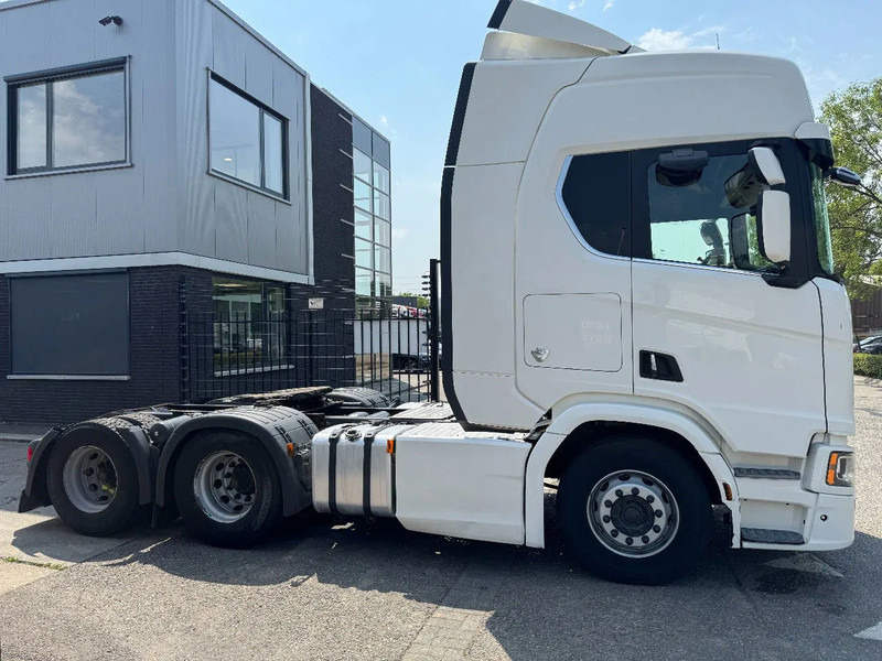 Scania R580 V8 NGS 6X4 EURO 6 RETARDER - Камион влекач: слика 4 Scania R580 V8 NGS 6X4 EURO 6 RETARDER - Камион влекач: слика 4