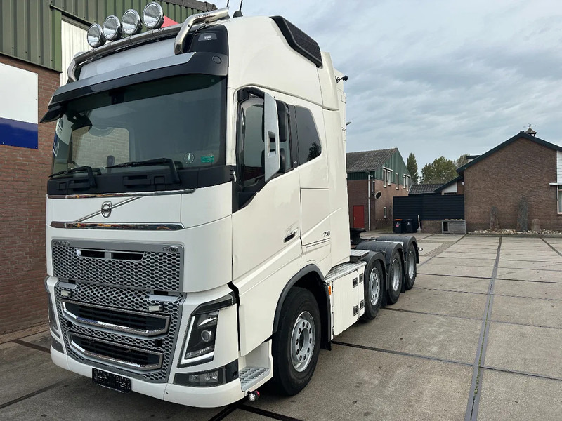 Volvo FH 16.750 8X4, 180 TON POWER STEERING HYDRAULIC - Камион влекач: слика 2 Volvo FH 16.750 8X4, 180 TON POWER STEERING HYDRAULIC - Камион влекач: слика 2
