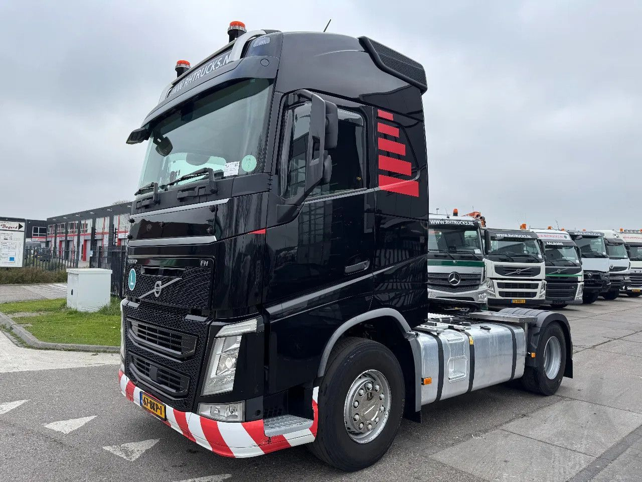 Volvo FH 460 4X2 EURO 6 PARK COOL 2 UNITS - Камион влекач: слика 2 Volvo FH 460 4X2 EURO 6 PARK COOL 2 UNITS - Камион влекач: слика 2