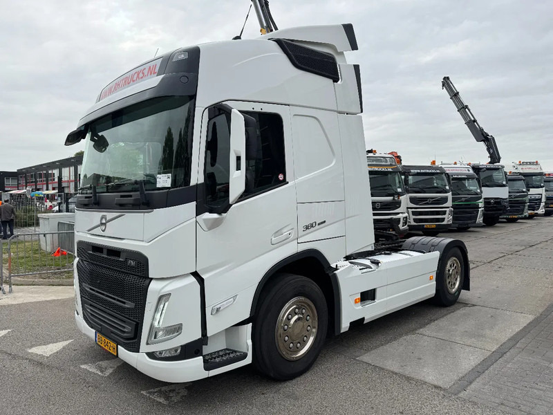 Volvo FM 380 4X2 EURO 6 NEW FACE SKIRTS AIRCO SPOILERS - Камион влекач: слика 1 Volvo FM 380 4X2 EURO 6 NEW FACE SKIRTS AIRCO SPOILERS - Камион влекач: слика 1
