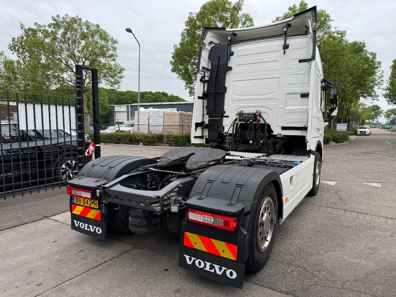 Volvo FM 380 4X2 EURO 6 NEW FACE SKIRTS AIRCO SPOILERS - Камион влекач: слика 5 Volvo FM 380 4X2 EURO 6 NEW FACE SKIRTS AIRCO SPOILERS - Камион влекач: слика 5