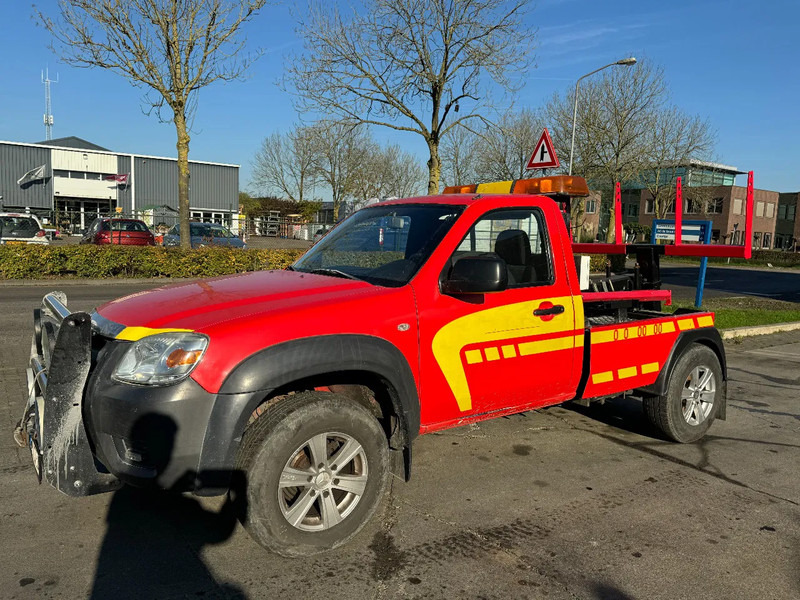 Mazda BT-50 4X4 + TOW TRUCK + DOUBLE WINCH + REMOTE - Комбе: слика 1 Mazda BT-50 4X4 + TOW TRUCK + DOUBLE WINCH + REMOTE - Комбе: слика 1