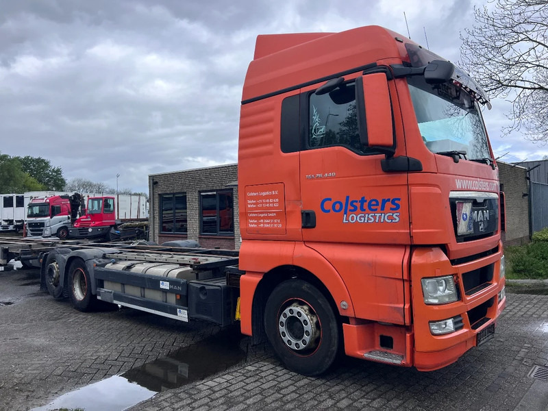 MAN TGX 26.440 XLX 6X2 EURO 5 - BDF CHASSIS + RETARDER - Транспортер на контејнер/ Камион со променливо тело: слика 3 MAN TGX 26.440 XLX 6X2 EURO 5 - BDF CHASSIS + RETARDER - Транспортер на контејнер/ Камион со променливо тело: слика 3