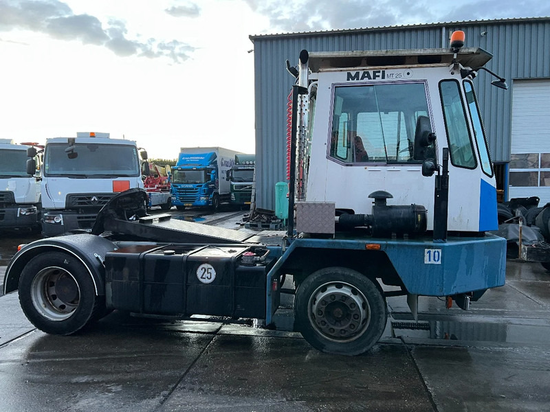 Mafi MT25T131C 4X2 *GEARBOX DON'T GO IN REVERSE* MT25T131C - Трактор на терминалот: слика 4 Mafi MT25T131C 4X2 *GEARBOX DON'T GO IN REVERSE* MT25T131C - Трактор на терминалот: слика 4
