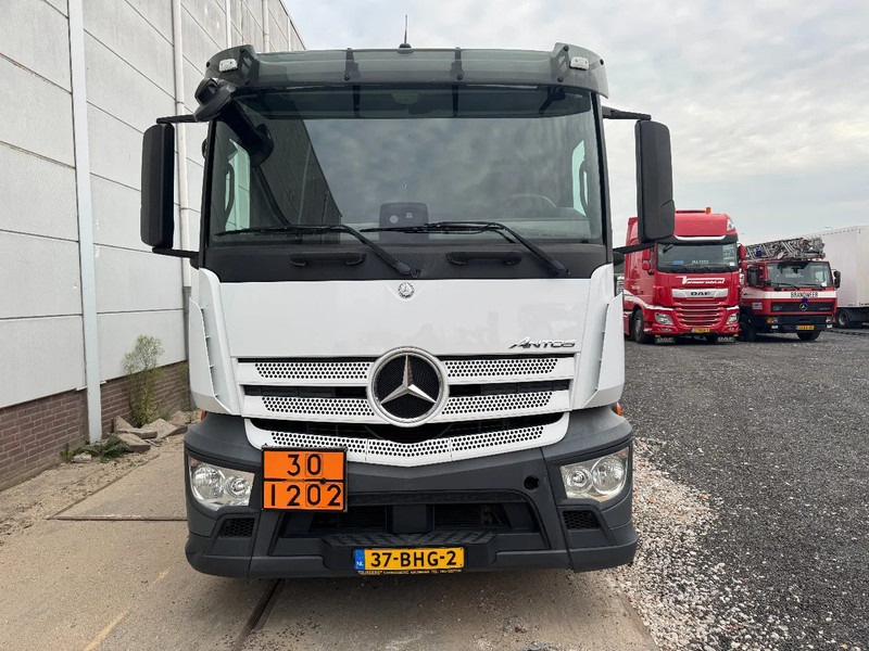 Mercedes-Benz Antos 2836 EURO 6 24.000 LITER TANK 4 COMP. TÜV 06-2026 - Камион цистерна: слика 2 Mercedes-Benz Antos 2836 EURO 6 24.000 LITER TANK 4 COMP. TÜV 06-2026 - Камион цистерна: слика 2