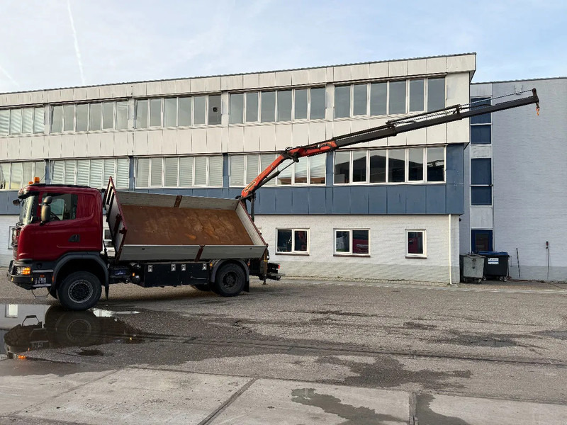 Scania G370 4X4 EURO 6 + 3-SIDE TIPPER + PALFINGER PK9002 + REMOTE - Камион со кран: слика 3 Scania G370 4X4 EURO 6 + 3-SIDE TIPPER + PALFINGER PK9002 + REMOTE - Камион со кран: слика 3