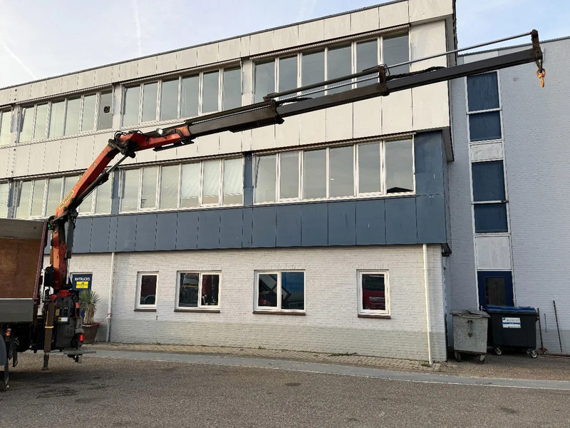 Scania G370 4X4 EURO 6 + 3-SIDE TIPPER + PALFINGER PK9002 + REMOTE - Камион со кран: слика 4 Scania G370 4X4 EURO 6 + 3-SIDE TIPPER + PALFINGER PK9002 + REMOTE - Камион со кран: слика 4