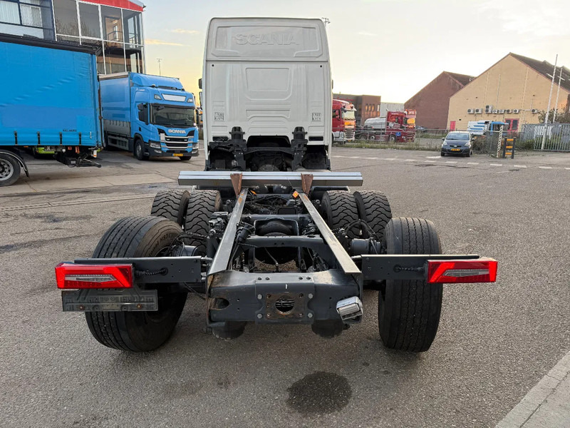 Scania R500 NGS 6X2 - ONLY 205.204 KM + STEERING & LIFTING AXLE - Камион со кабинска шасија: слика 5 Scania R500 NGS 6X2 - ONLY 205.204 KM + STEERING & LIFTING AXLE - Камион со кабинска шасија: слика 5