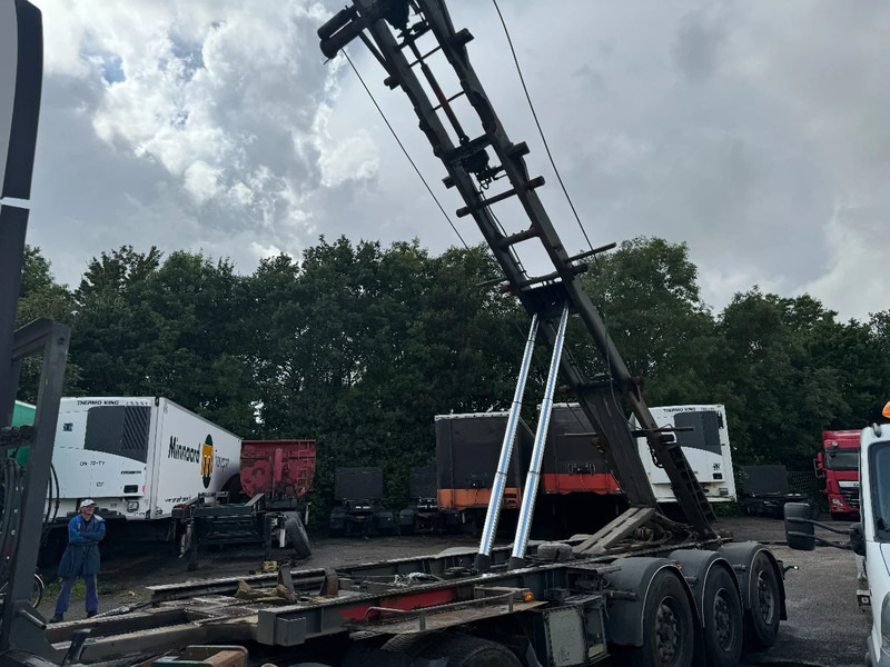 Van Hool CABLE AND KIPPING SYSTEM 3X BPW AXLE FRONT LIFTING - Транспортер на контејнер/ Полуприколка со променливо тело: слика 5 Van Hool CABLE AND KIPPING SYSTEM 3X BPW AXLE FRONT LIFTING - Транспортер на контејнер/ Полуприколка со променливо тело: слика 5