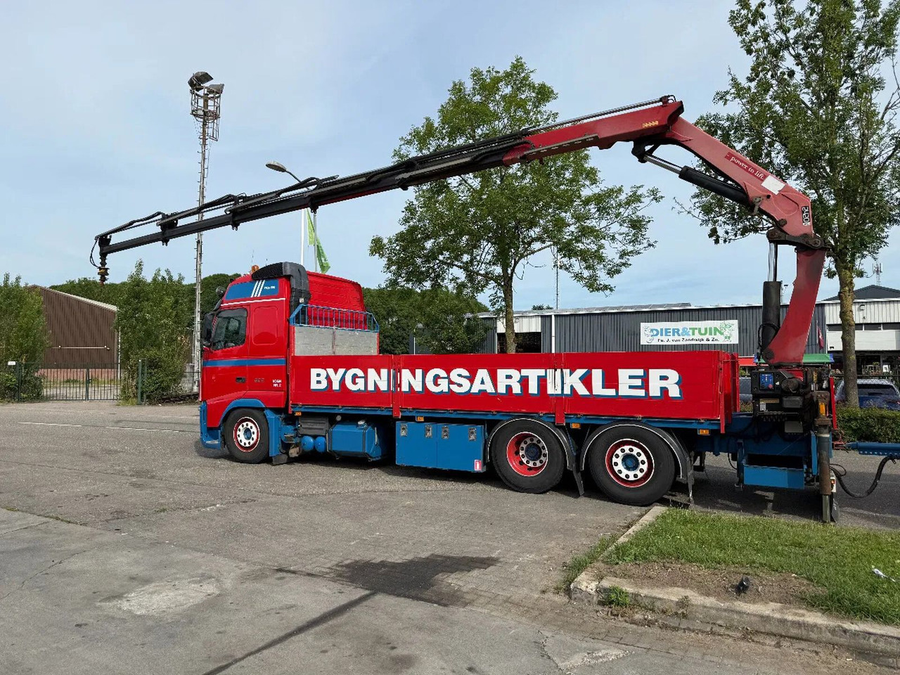 Volvo FH 600 - 6X2 - EURO 5 + HMF 2420 K5 + REMOTE - Камион со платформа, Камион со кран: слика 4 Volvo FH 600 - 6X2 - EURO 5 + HMF 2420 K5 + REMOTE - Камион со платформа, Камион со кран: слика 4