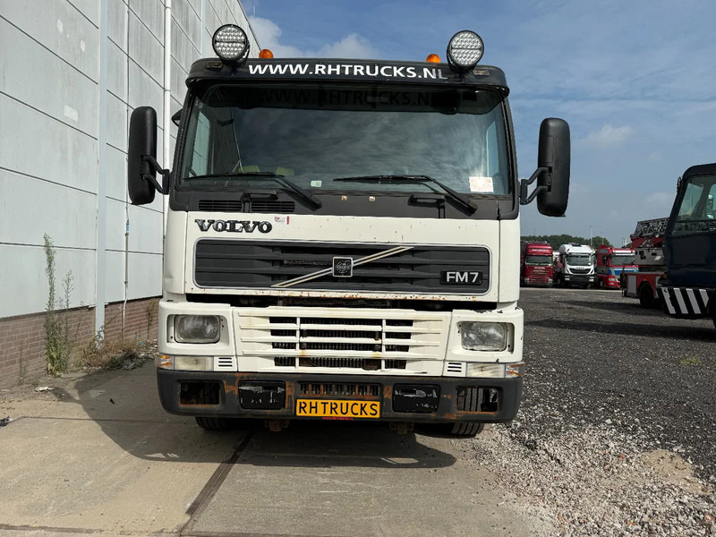 Volvo FM 7.290 4X2 - EURO 2 + MANUAL GEARBOX - Камион со платформа: слика 2 Volvo FM 7.290 4X2 - EURO 2 + MANUAL GEARBOX - Камион со платформа: слика 2