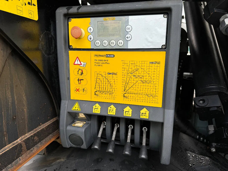 Камион со кран Volvo FMX 460 8X4 PALFINGER PK53002 + FLY JIP AN REMOTE CONTROLE, LAST AXEL STEERING: слика 6 Камион со кран Volvo FMX 460 8X4 PALFINGER PK53002 + FLY JIP AN REMOTE CONTROLE, LAST AXEL STEERING: слика 6