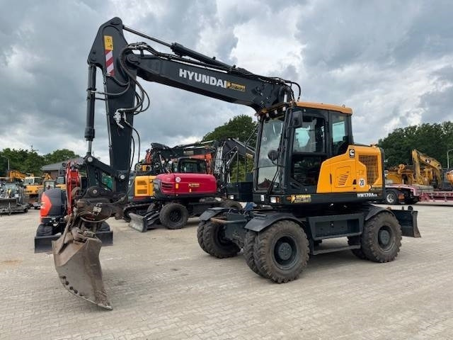 HYUNDAI HW170 ACR - Багер на тркала: слика 2 HYUNDAI HW170 ACR - Багер на тркала: слика 2