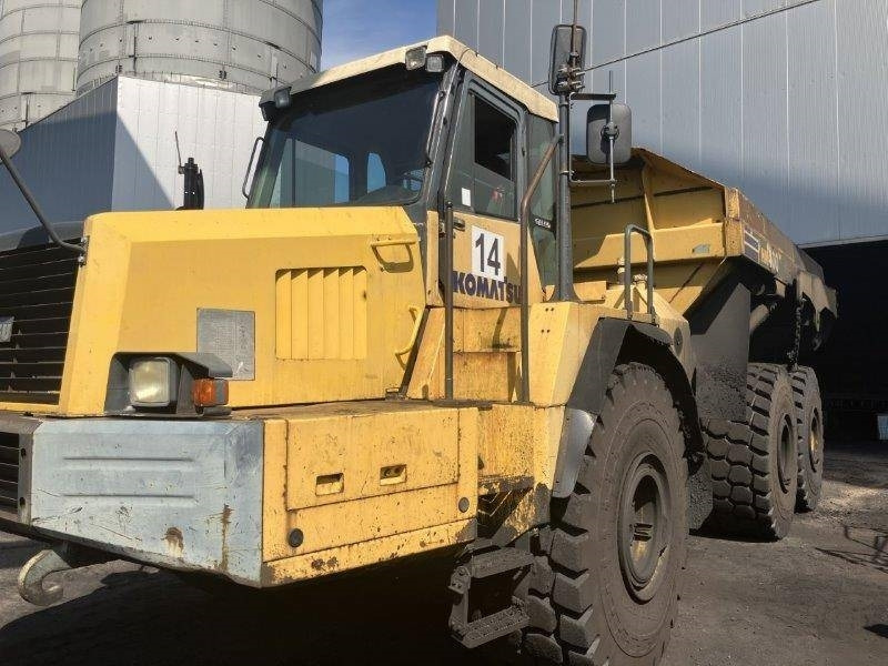 Зглобен истоварувач KOMATSU HM 400-1: слика 8