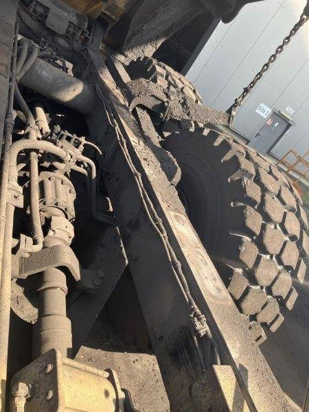 Зглобен истоварувач KOMATSU HM 400-1: слика 27