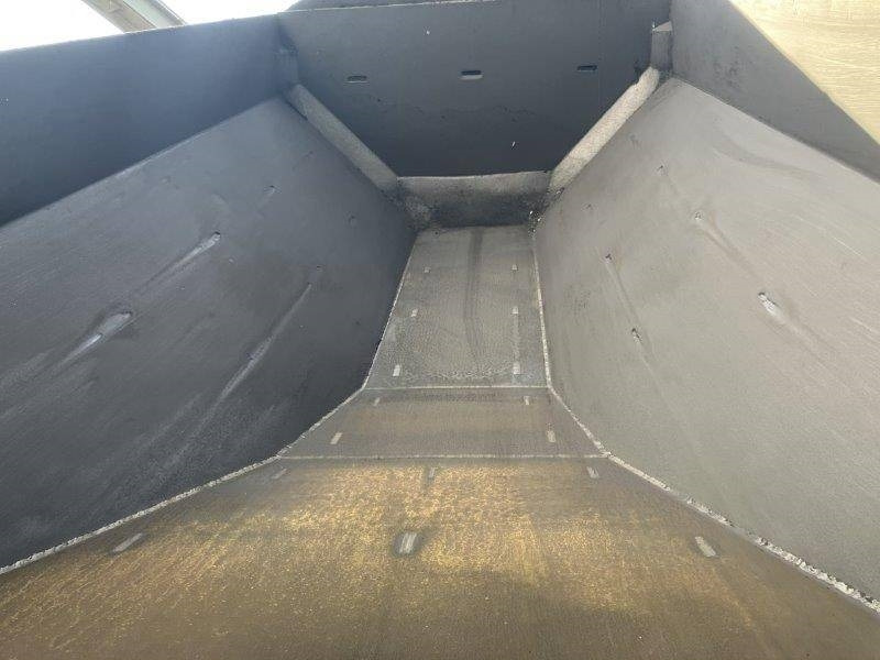 Зглобен истоварувач KOMATSU HM 400-1: слика 30