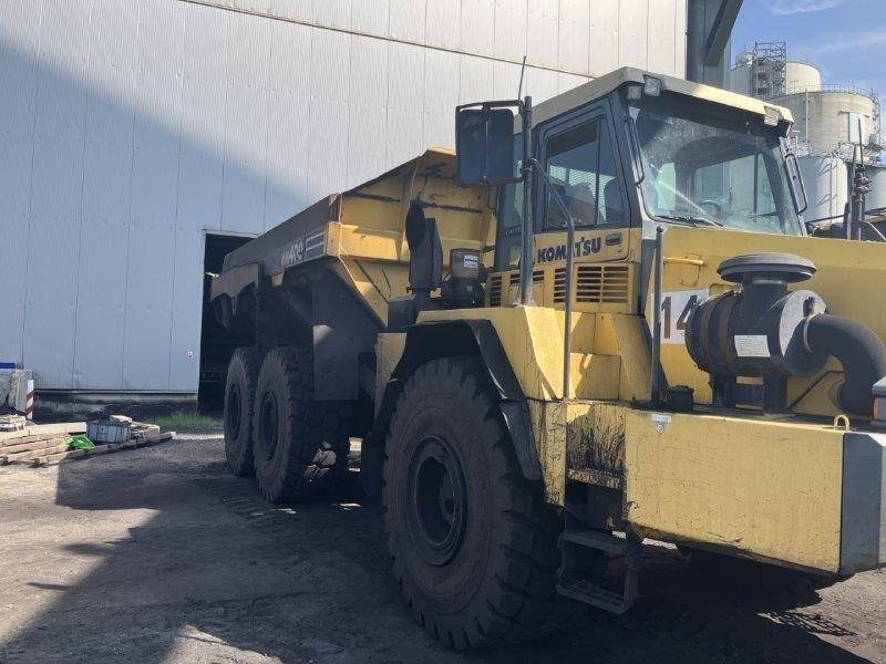 Зглобен истоварувач KOMATSU HM 400-1: слика 9