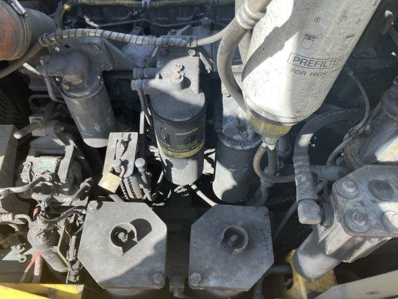 Зглобен истоварувач KOMATSU HM 400-1: слика 11