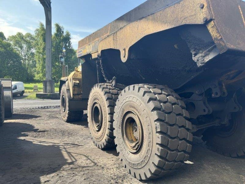 Зглобен истоварувач KOMATSU HM 400-1: слика 7
