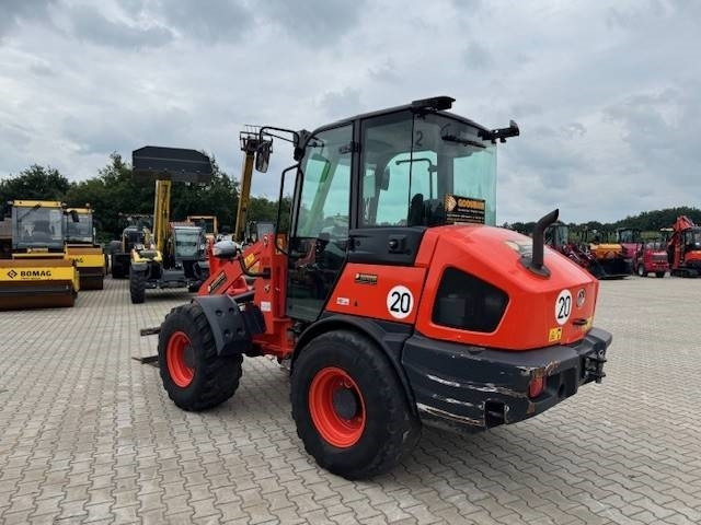 KUBOTA R090 - Натоварувач на тркала: слика 2 KUBOTA R090 - Натоварувач на тркала: слика 2