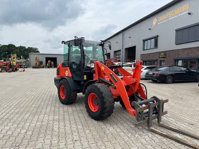 KUBOTA R090 - Натоварувач на тркала: слика 5 KUBOTA R090 - Натоварувач на тркала: слика 5