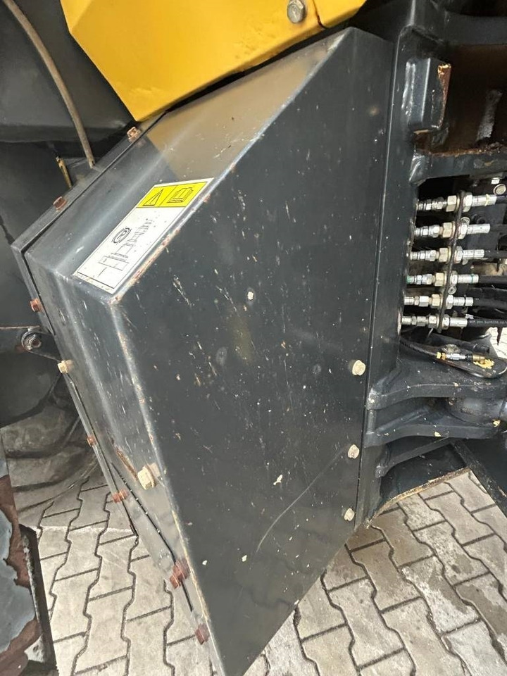 Komatsu WA 470-6 - Натоварувач на тркала: слика 4 Komatsu WA 470-6 - Натоварувач на тркала: слика 4