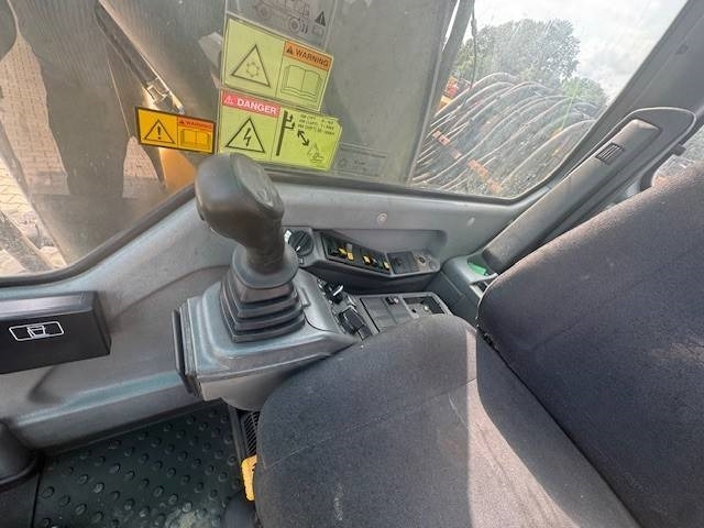 Багер на тркала Volvo EW 180 B: слика 8