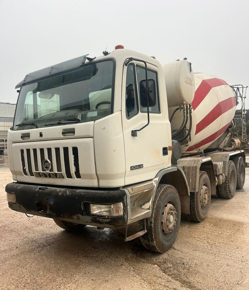 Autobetoniera Astra HD7 84 42 - Камион миксер за бетон: слика 4 Autobetoniera Astra HD7 84 42 - Камион миксер за бетон: слика 4