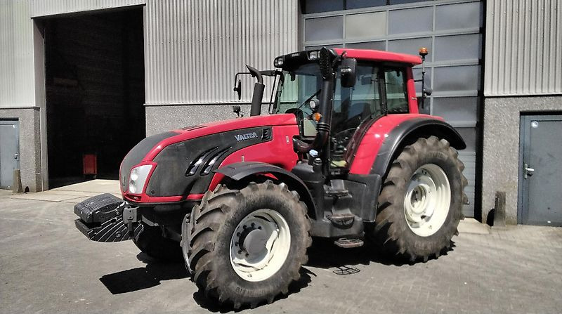 Valtra T153 Versu - Трактор: слика 1 Valtra T153 Versu - Трактор: слика 1