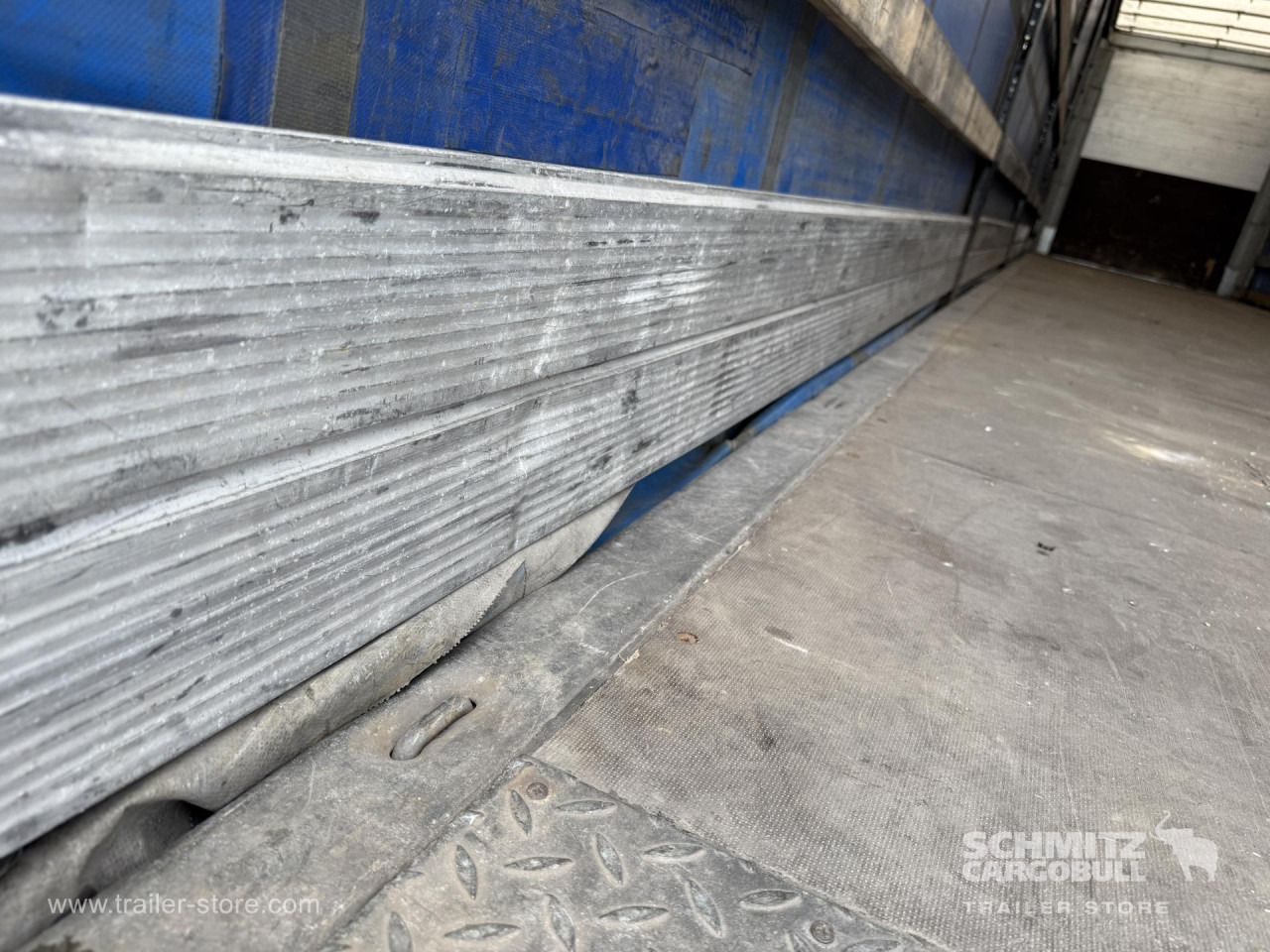SCHMITZ Curtainsider Mega - Полуприколка со церада: слика 2 SCHMITZ Curtainsider Mega - Полуприколка со церада: слика 2