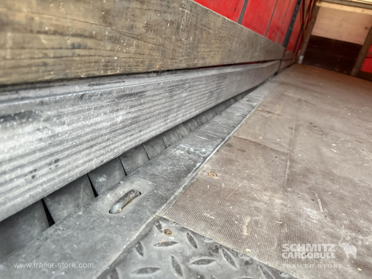SCHMITZ Curtainsider Standard - Полуприколка со церада: слика 2 SCHMITZ Curtainsider Standard - Полуприколка со церада: слика 2