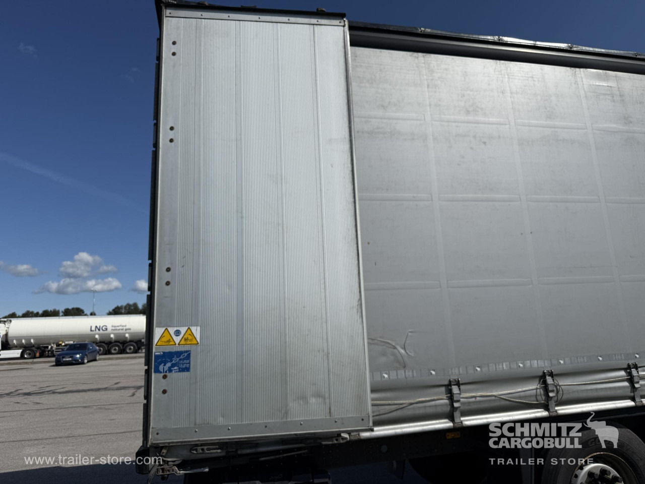 SCHMITZ Curtainsider Standard - Полуприколка со церада: слика 2 SCHMITZ Curtainsider Standard - Полуприколка со церада: слика 2
