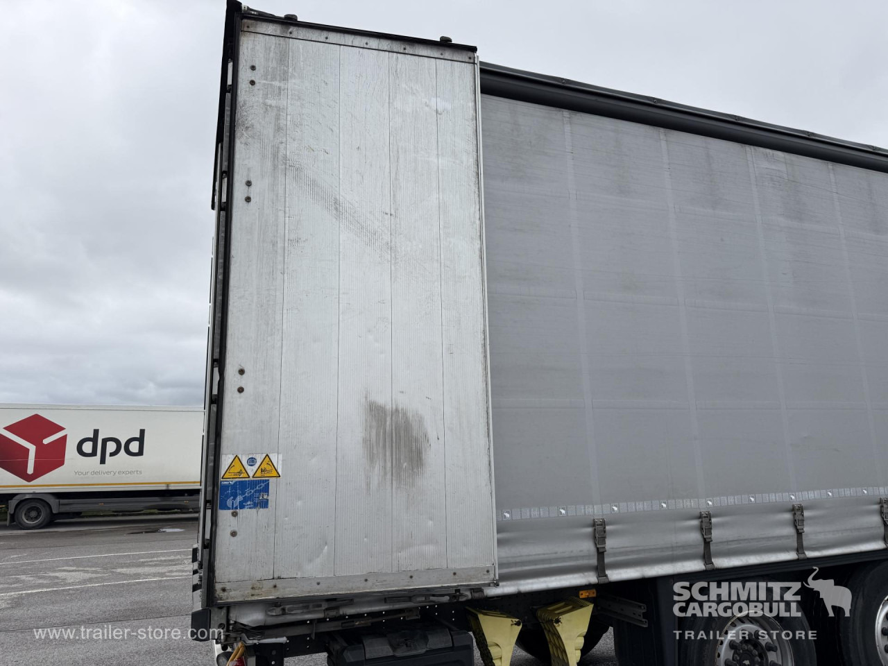 SCHMITZ Curtainsider Standard - Полуприколка со церада: слика 2 SCHMITZ Curtainsider Standard - Полуприколка со церада: слика 2