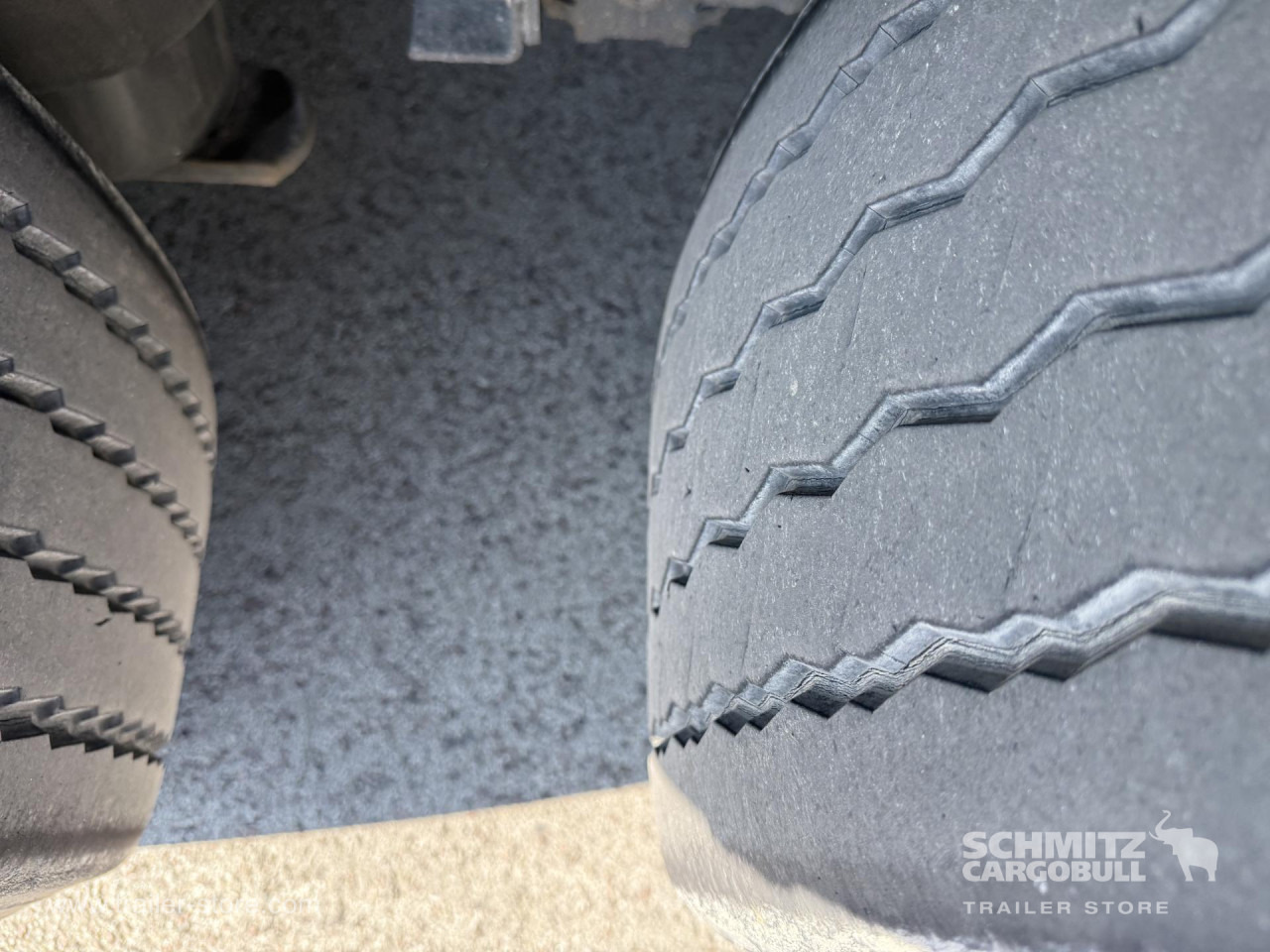 SCHMITZ Curtainsider Standard - Полуприколка со церада: слика 5 SCHMITZ Curtainsider Standard - Полуприколка со церада: слика 5