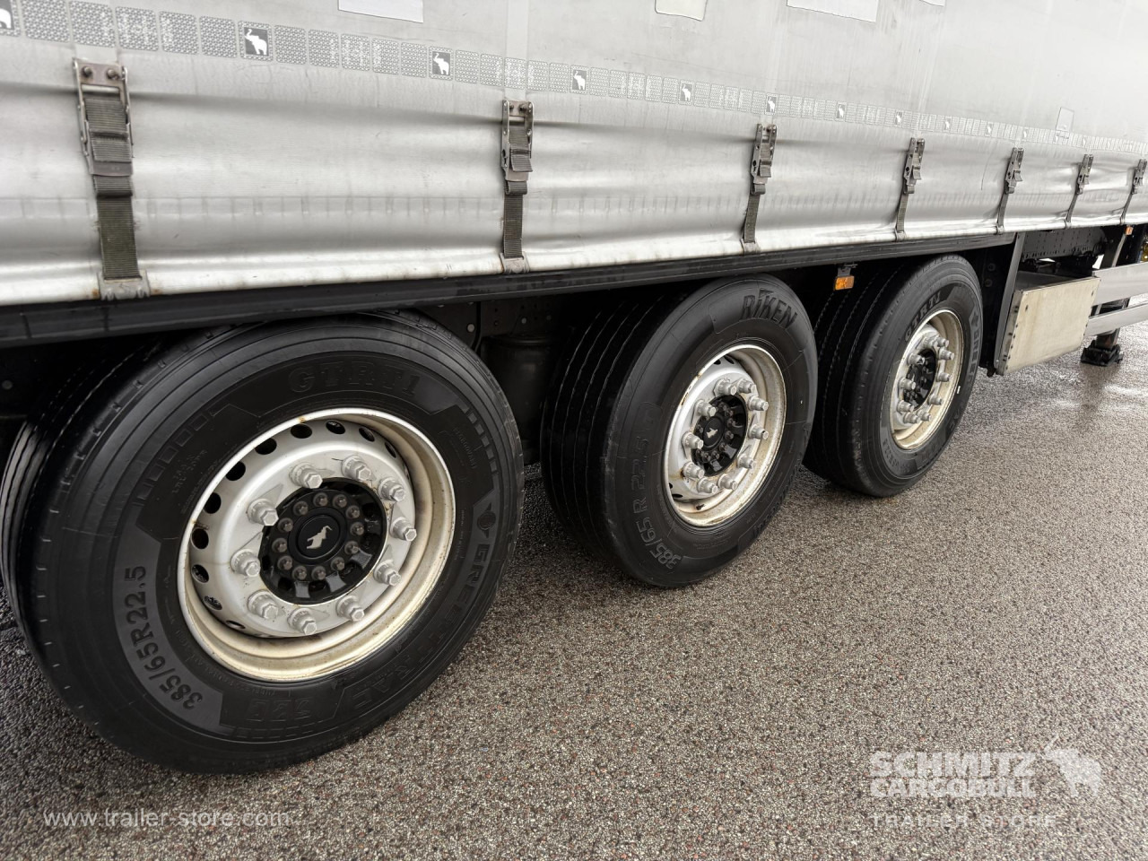 SCHMITZ Curtainsider Standard - Полуприколка со церада: слика 2 SCHMITZ Curtainsider Standard - Полуприколка со церада: слика 2