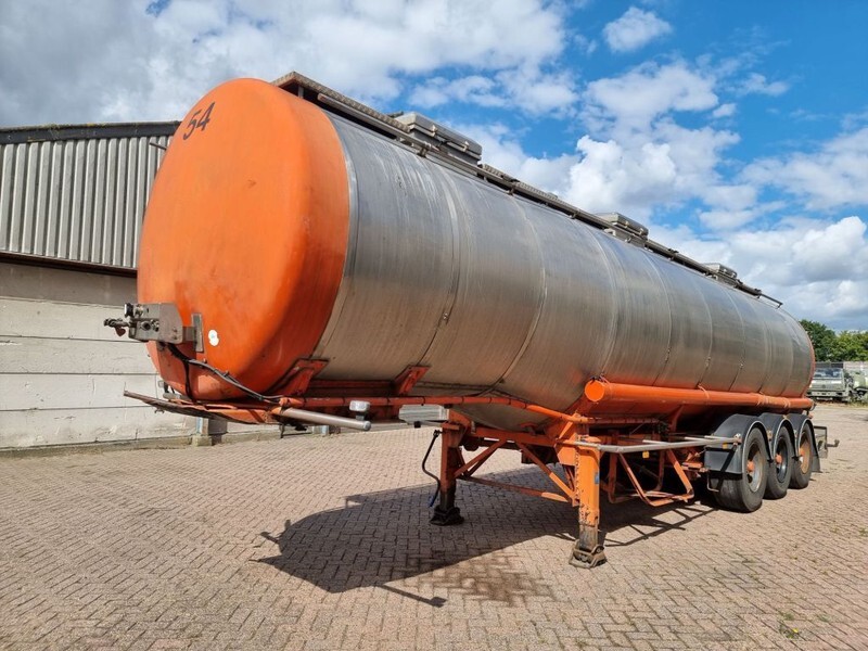 Burg Chemical - INOX - RVS - 31 m3 - 3 Comp. - Полуприколка цистерна: слика 2 Burg Chemical - INOX - RVS - 31 m3 - 3 Comp. - Полуприколка цистерна: слика 2