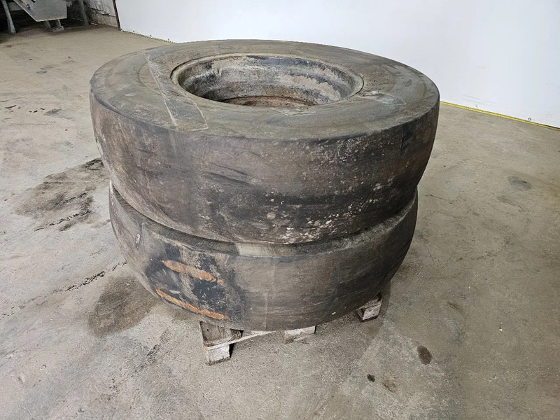 Firestone 16.9-30 - Гума за Камион: слика 2 Firestone 16.9-30 - Гума за Камион: слика 2