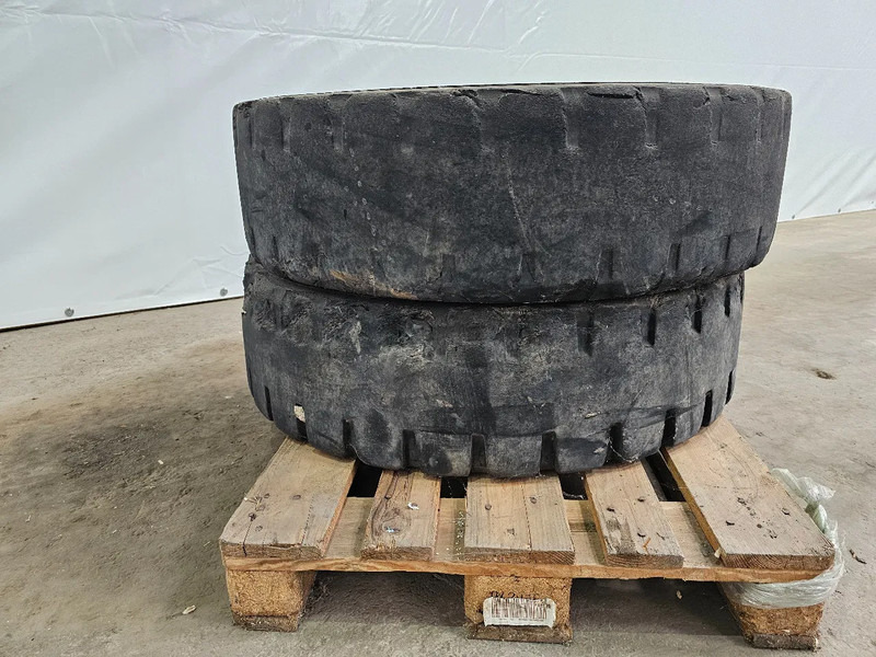 Michelin FULL RUBBER - 315/80R22.5 - Гума за Камион: слика 3 Michelin FULL RUBBER - 315/80R22.5 - Гума за Камион: слика 3