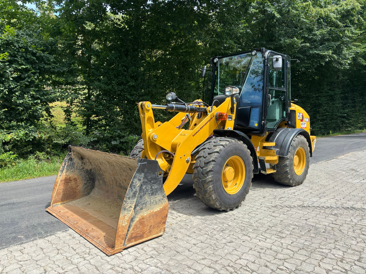 CATERPILLAR 908 M - Натоварувач на тркала: слика 3 CATERPILLAR 908 M - Натоварувач на тркала: слика 3