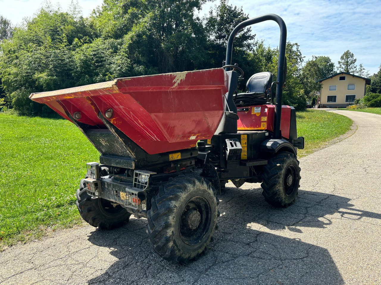 JCB 2 THS - Мини истоварувач: слика 3 JCB 2 THS - Мини истоварувач: слика 3