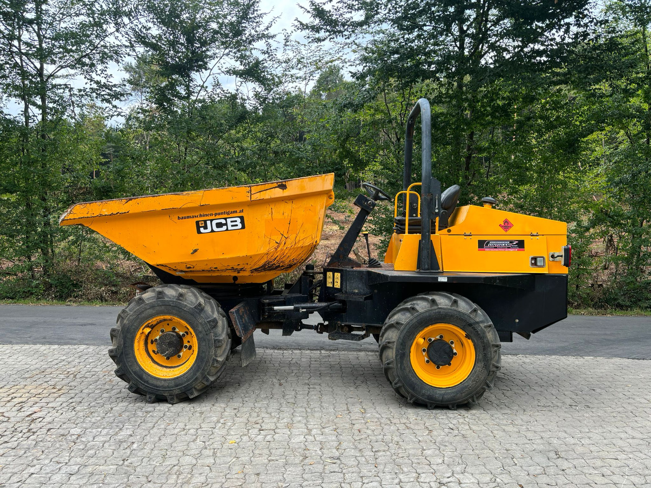 JCB 6 TST - Зглобен истоварувач: слика 1 JCB 6 TST - Зглобен истоварувач: слика 1