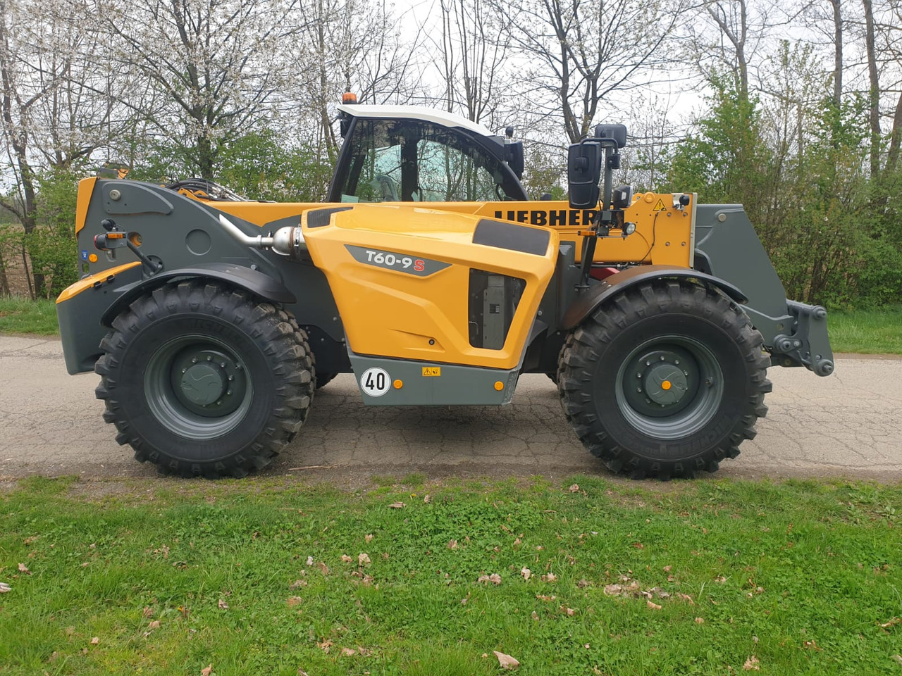 LIEBHERR T 60-9s - Телескопски ракувач: слика 2 LIEBHERR T 60-9s - Телескопски ракувач: слика 2