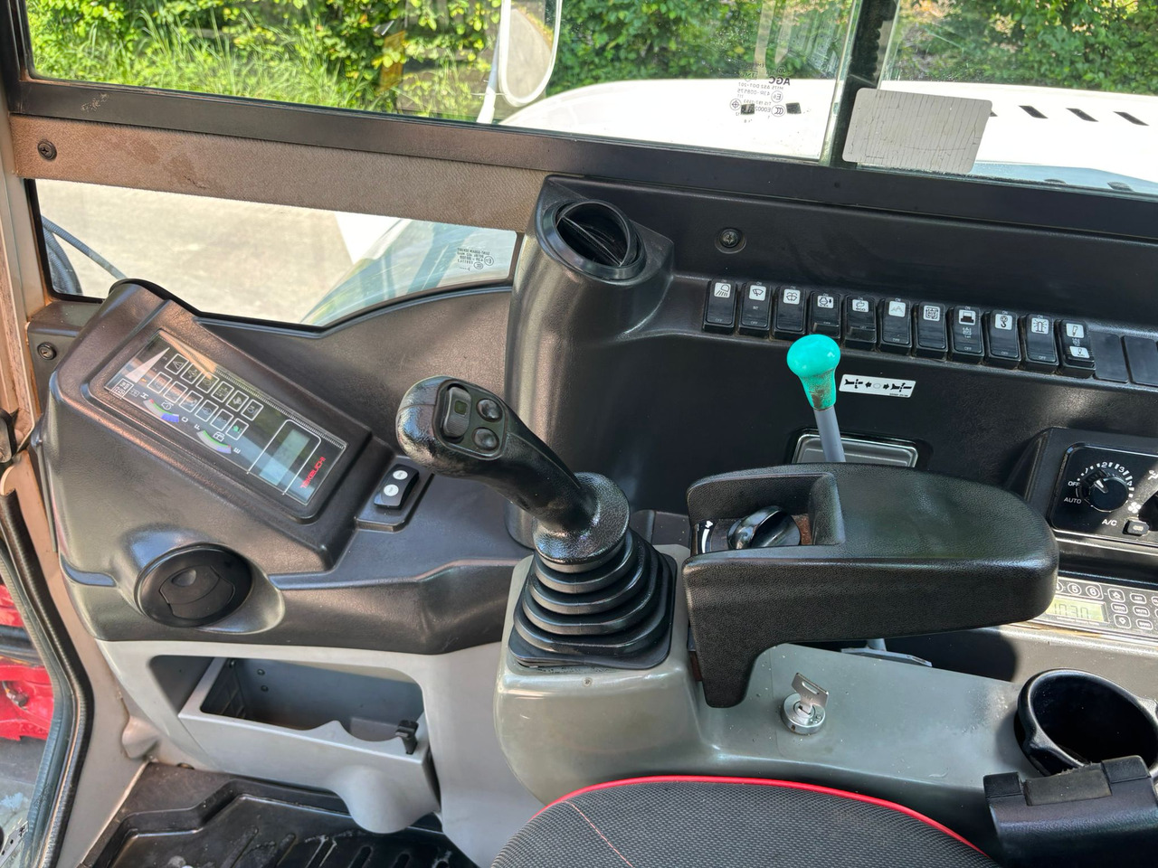 Мини багер Takeuchi TB 290: слика 11