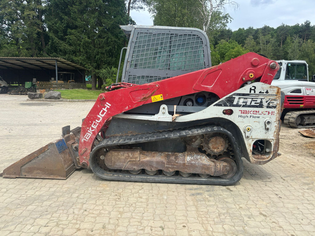 Takeuchi TL 12 V-2 - Engine defektive - Компактен натоварувач: слика 1 Takeuchi TL 12 V-2 - Engine defektive - Компактен натоварувач: слика 1