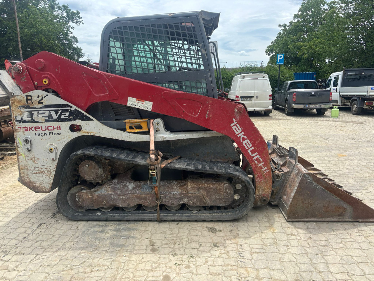 Takeuchi TL 12 V-2 - Engine defektive - Компактен натоварувач: слика 2 Takeuchi TL 12 V-2 - Engine defektive - Компактен натоварувач: слика 2