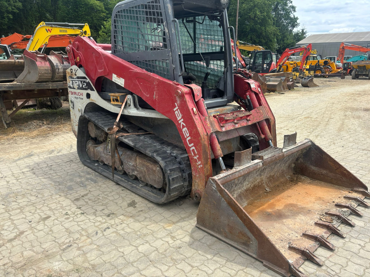 Takeuchi TL 12 V-2 - Engine defektive - Компактен натоварувач: слика 4 Takeuchi TL 12 V-2 - Engine defektive - Компактен натоварувач: слика 4