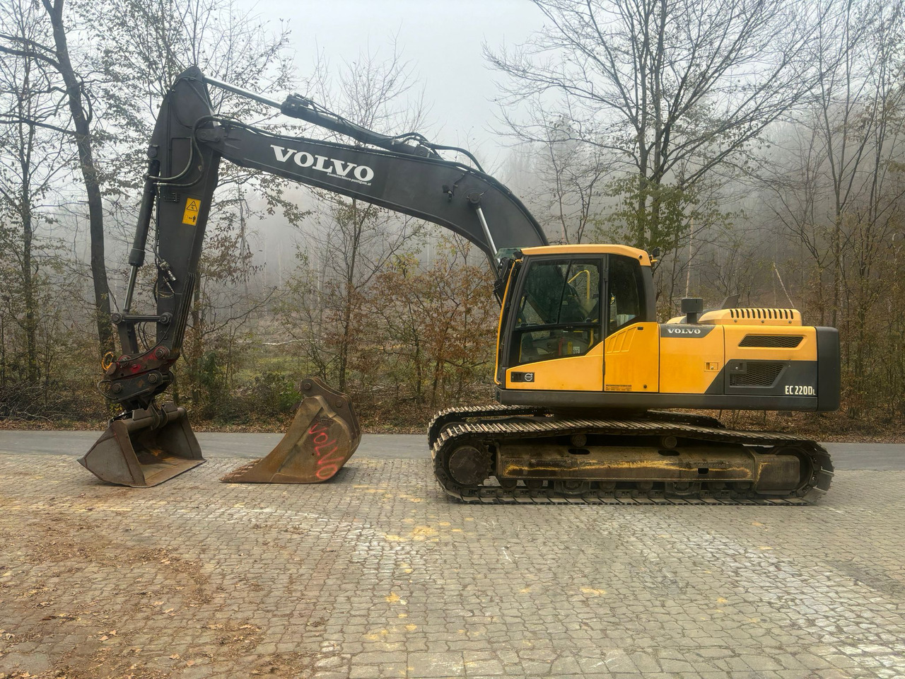 Volvo EC 220 DL - Багер гасеничар: слика 1 Volvo EC 220 DL - Багер гасеничар: слика 1